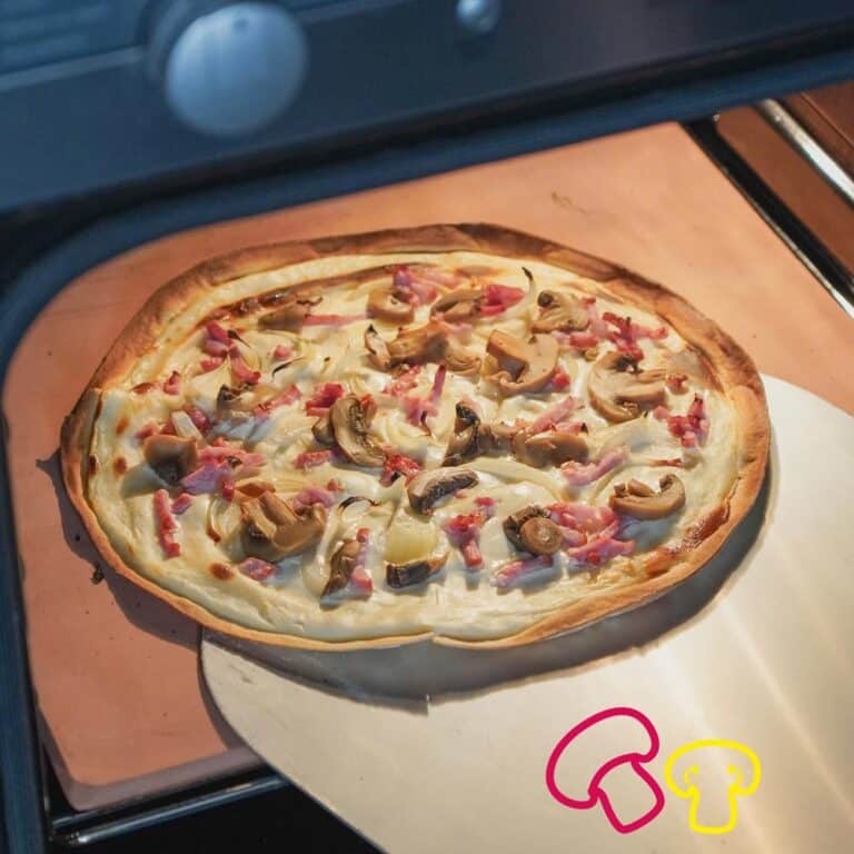 La Dalle par "la Flammekuch Koumpanie" Tarte flambée, flammekueche, flammekuch, tarte flambée alsacienne, Alsace, fabrication alsacienne, pierre réfractaire, cuisson parfaite.